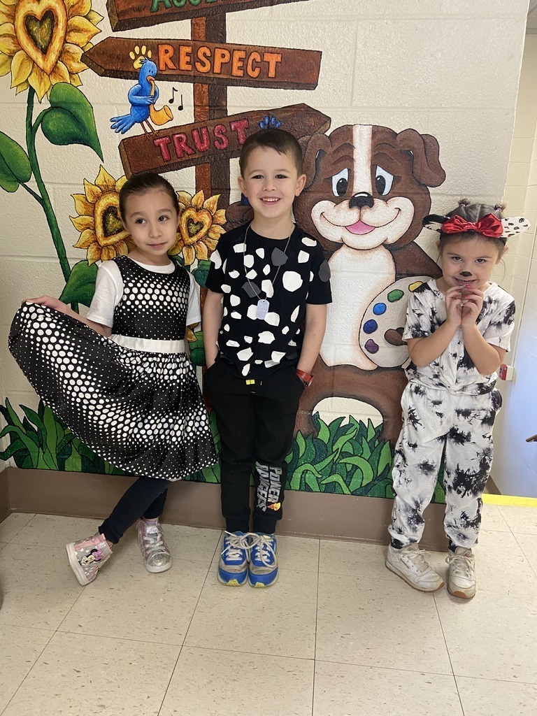 Photo of various students Celebrating 101 days of learning at Birchwood Elementary with a Dalmatians dress up theme